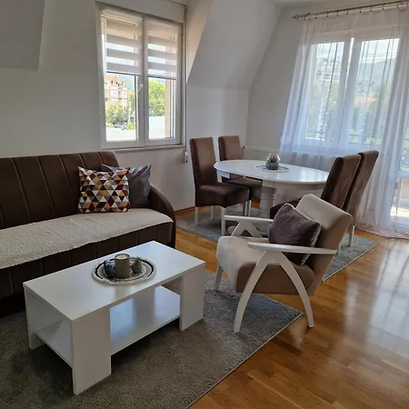 Apartment Iris Pirot